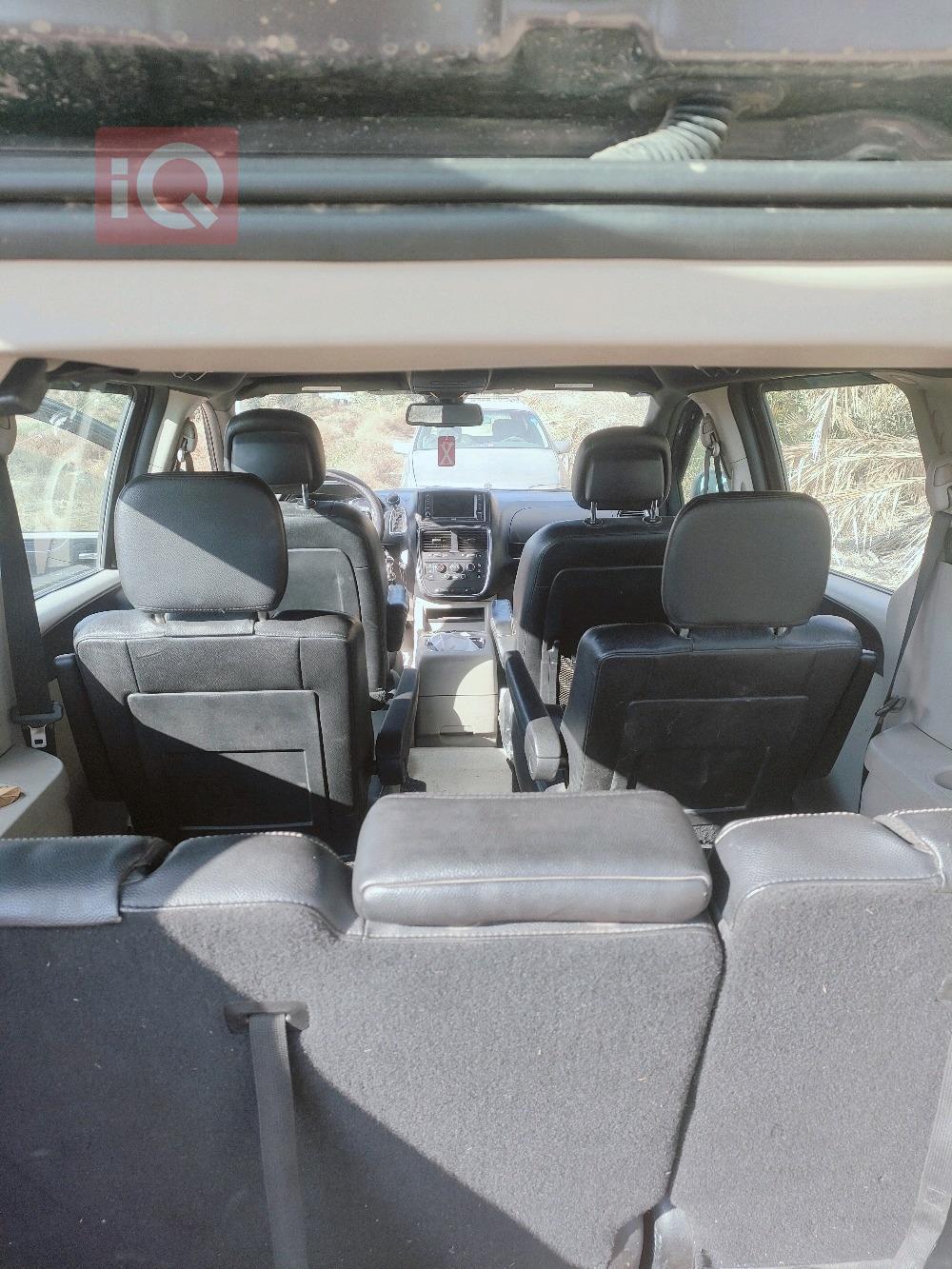 دودج جراند كارافان